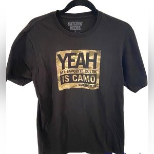 Catchin’ Deers Brand Never worn tshirt- Men’s small Black and Camo
